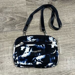 Baggallini Navy and White Tie-Dye Crossbody Bag